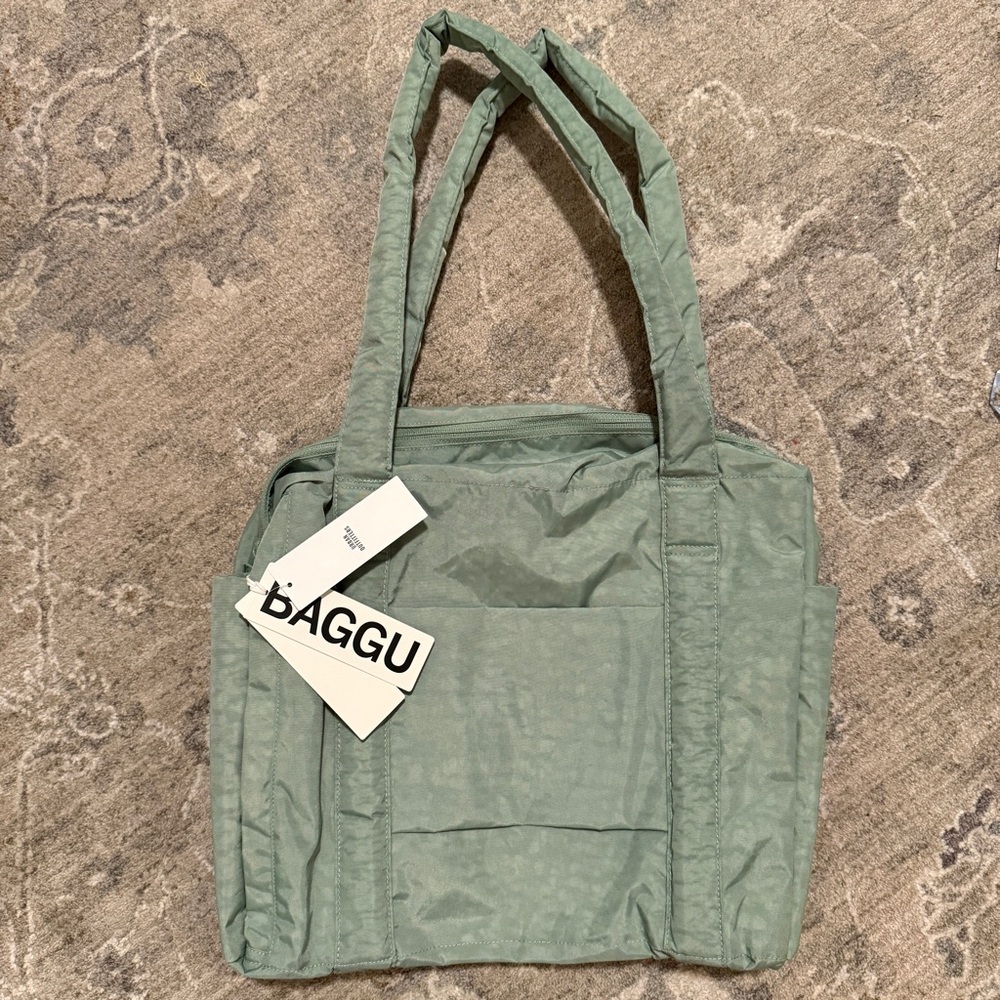 Baggu NWT Seafoam Small Cloud Carry-On